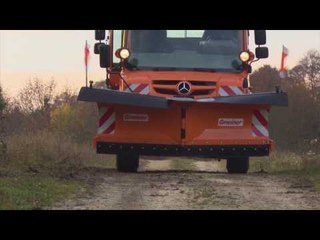 The new Mercedes-Benz Unimog implement carrier Euro VI - Winter service | AutoMotoTV