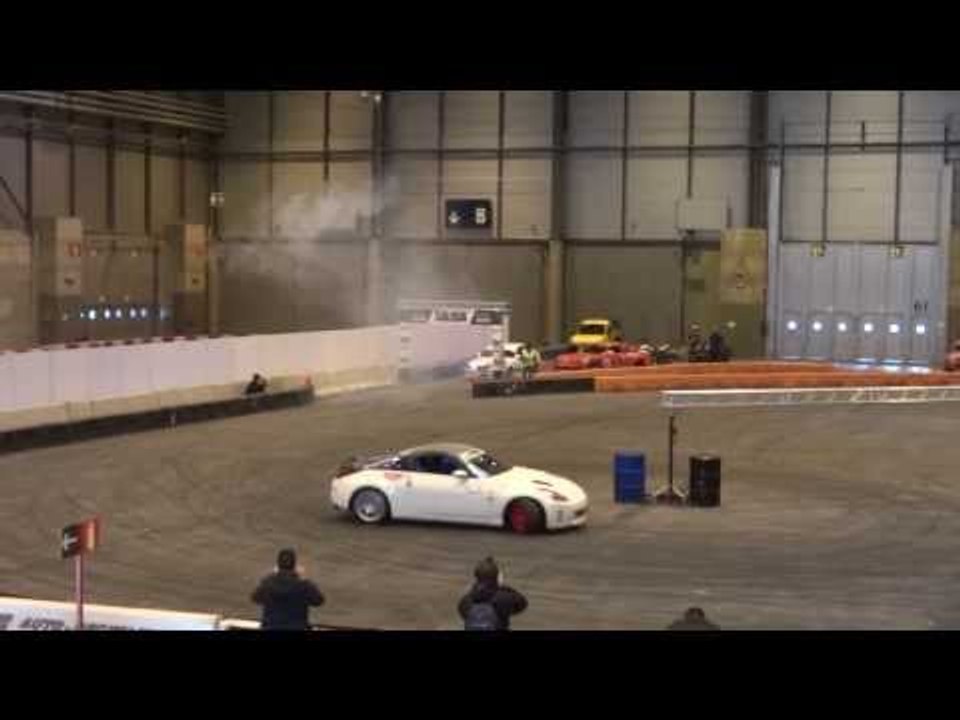Nissan 350Z Drifting at Madrid Motor Days 2013 | AutoMotoTV