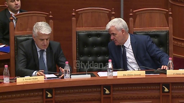 75 vota “pro” ligjit te Teatrit Kombetar, opozita nuk merr pjese