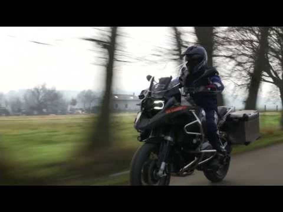 BMW R 1200 GS Adventure on the Road | AutoMotoTV