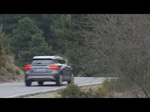 Mercedes-Benz GLA 200 CDI 4MATIC mountain grey metallic Driving Video | AutoMotoTV