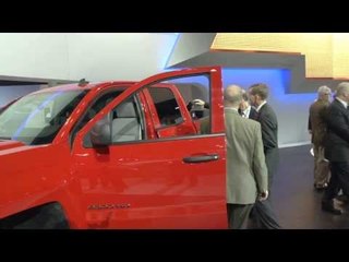 2015 Chevrolet Silverado HD First Look at the 2014 Chicago Auto Show | AutoMotoTV