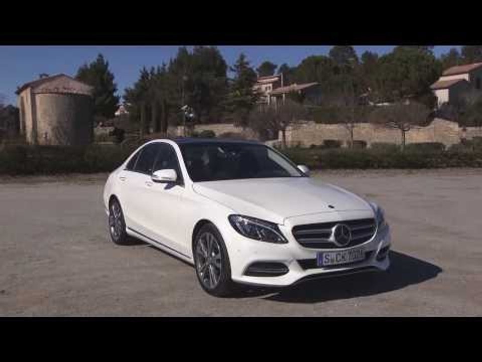 Mercedes-Benz C 220 BlueTec design diamond white bright - Exterior Design | AutoMotoTV