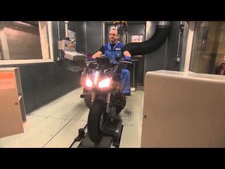 Production of the BMW C evolution - Dynamometer | AutoMotoTV