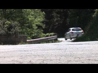 Télécharger la video: Peugeot - Video Rally Targa Florio highlights of the third race of the CI | AutoMotoTV