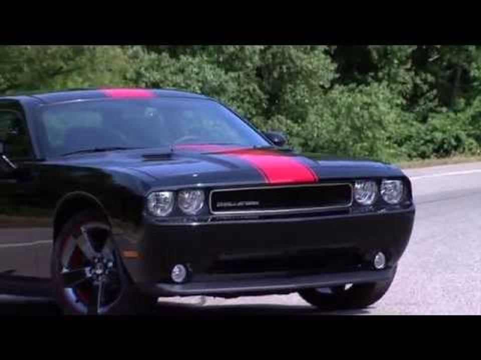 Chrysler Town & Country, Dodge Challenger Lead latest in family | AutoMotoTV