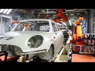 New 5-door MINI in Plant Oxford's paintshop | AutoMotoTV
