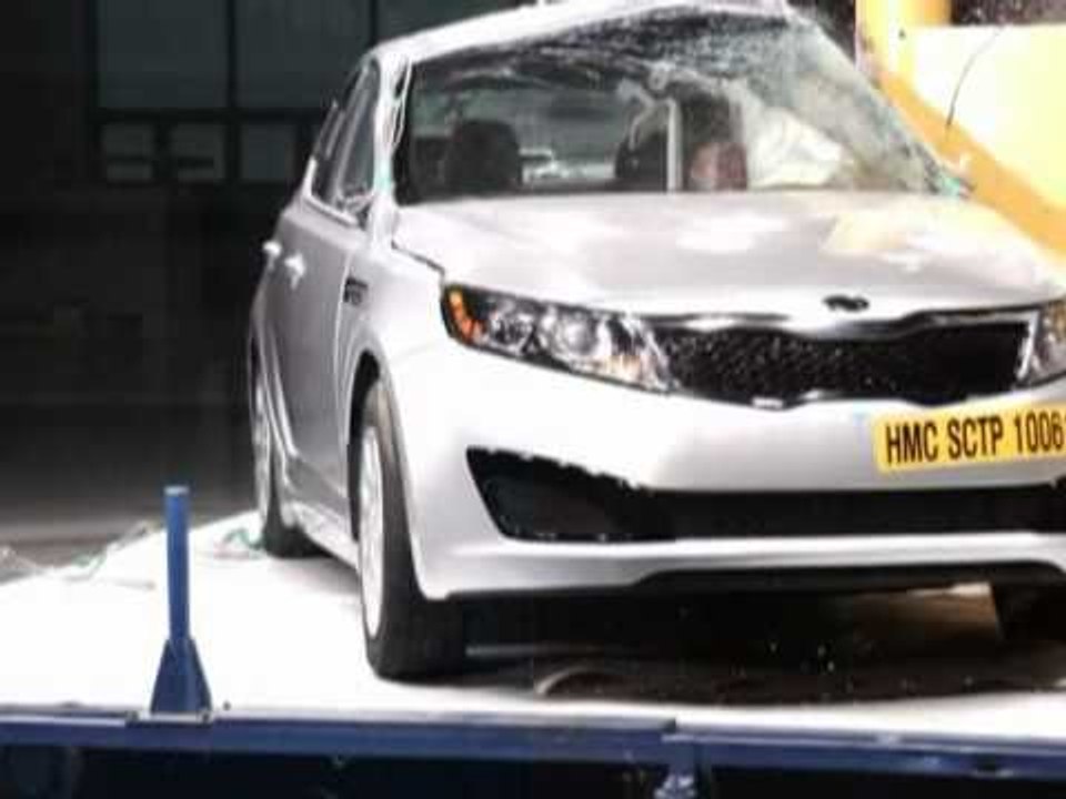 2011 Kia Optima - Crash Test Side Pole