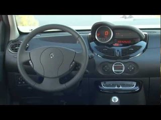 New Renault Twingo interior shots   dashboard