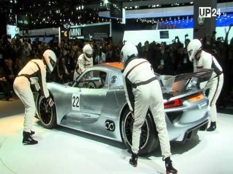 Detroit 2011 Porsche 918 RSR Race Lab with Hybrid Middle Engine