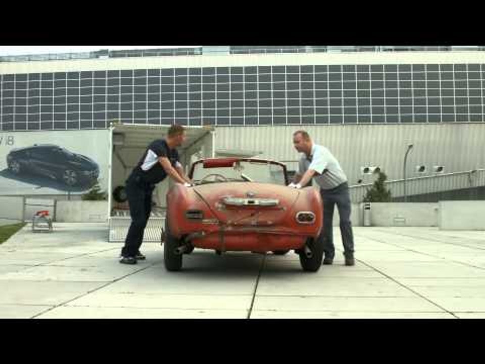 Elvis’ BMW 507, BMW Museum Special Exhibition - Setup | AutoMotoTV
