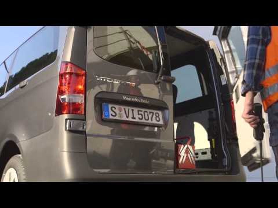 Mercedes-Benz Vito Tourer BASE 111 CDI Trailer | AutoMotoTV