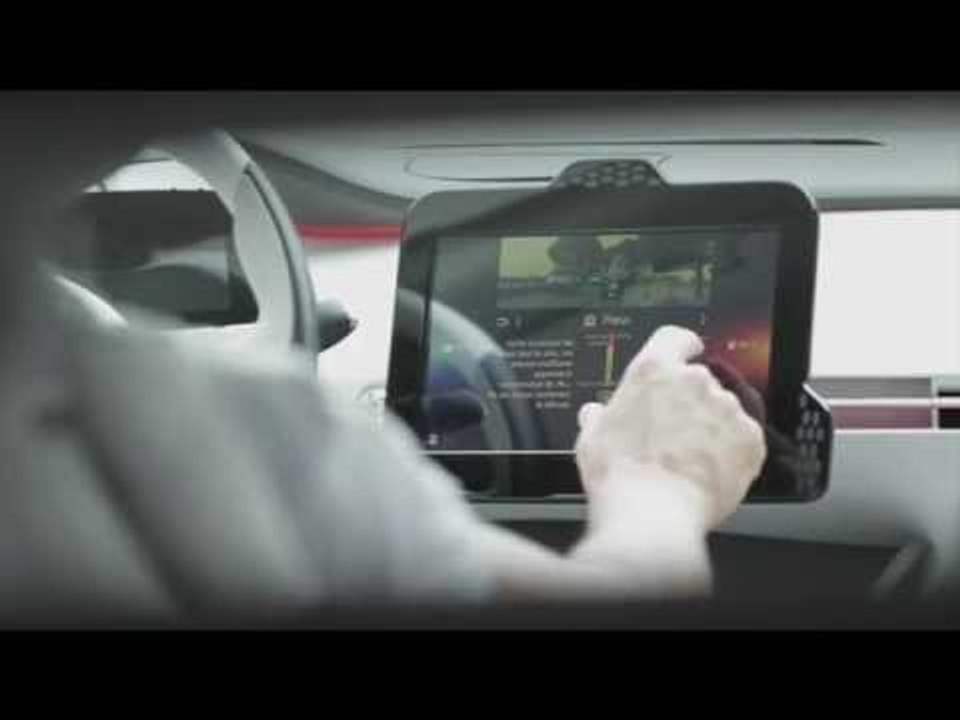 2014 Renault EOLAB Interior Design | AutoMotoTV