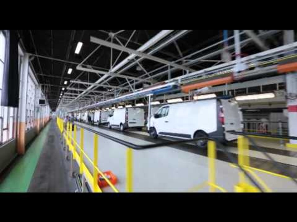 2014 Renault Trafic manufacturing at Sandouville plant 3 | AutoMotoTV