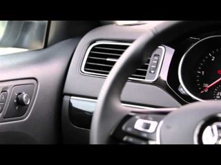 2015 VW Jetta Interior Design | AutoMotoTV