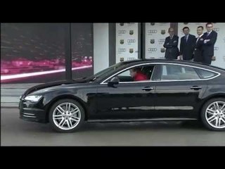 FC Barcelona receive their brand-new Audi cars | AutoMotoTV