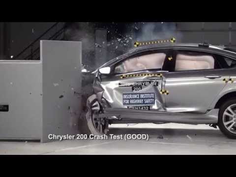 Front crash tests for selected 2015 TOP SAFETY PICK+ award winners Chrysler 200 | AutoMotoTV