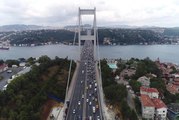 İstanbul'da Bir Kişi FSM'den Boğaza Atladı, Trafik Kilitlendi