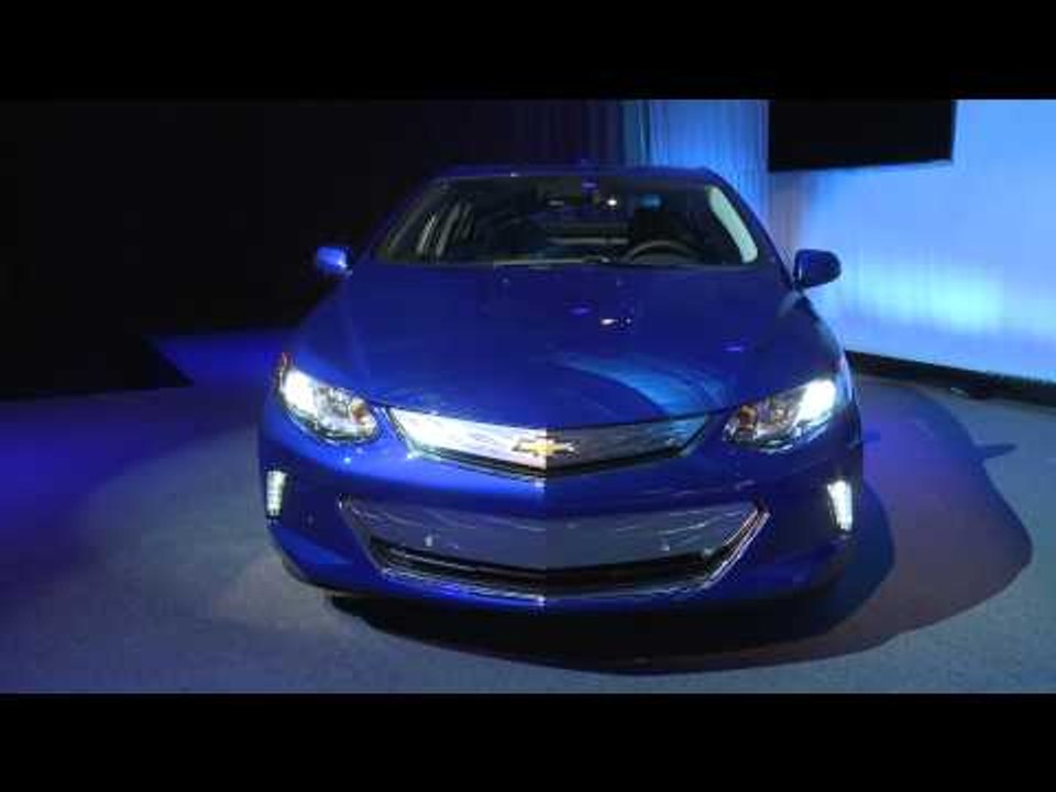 2016 Chevrolet Volt at 2015 NAIAS | AutoMotoTV