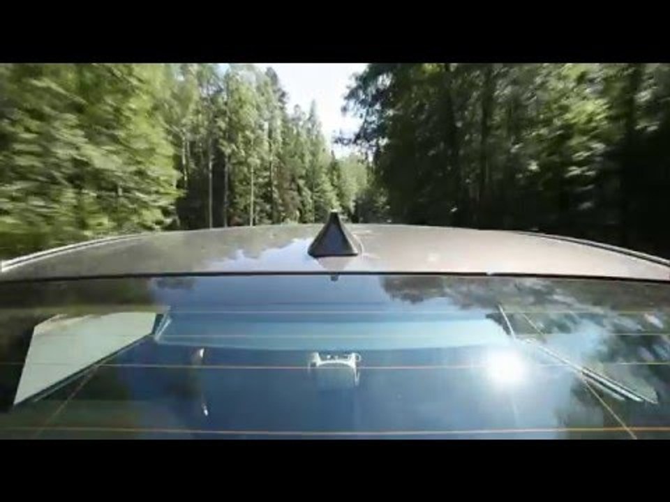 The new BMW 7 Series - BMW 750Li Driving Scenes Country side