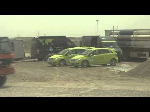 Mercedes Benz B Class F CELL World Drive Asia China Gobi Desert