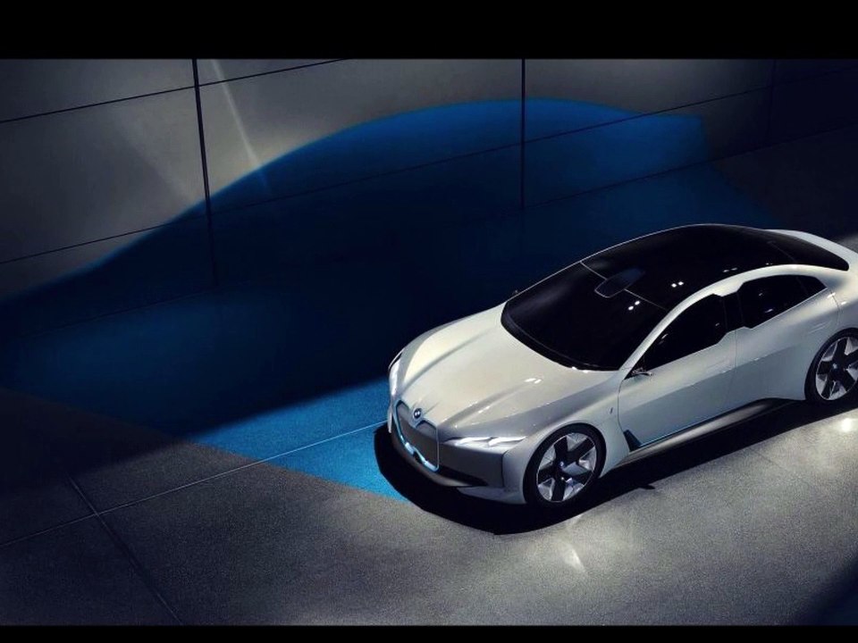 BMW i4