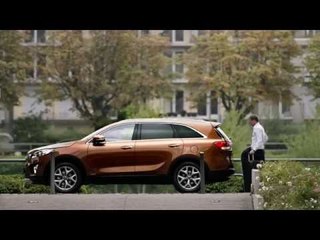 The new Kia Sorento with a Smart Power Tailgate | AutoMotoTV