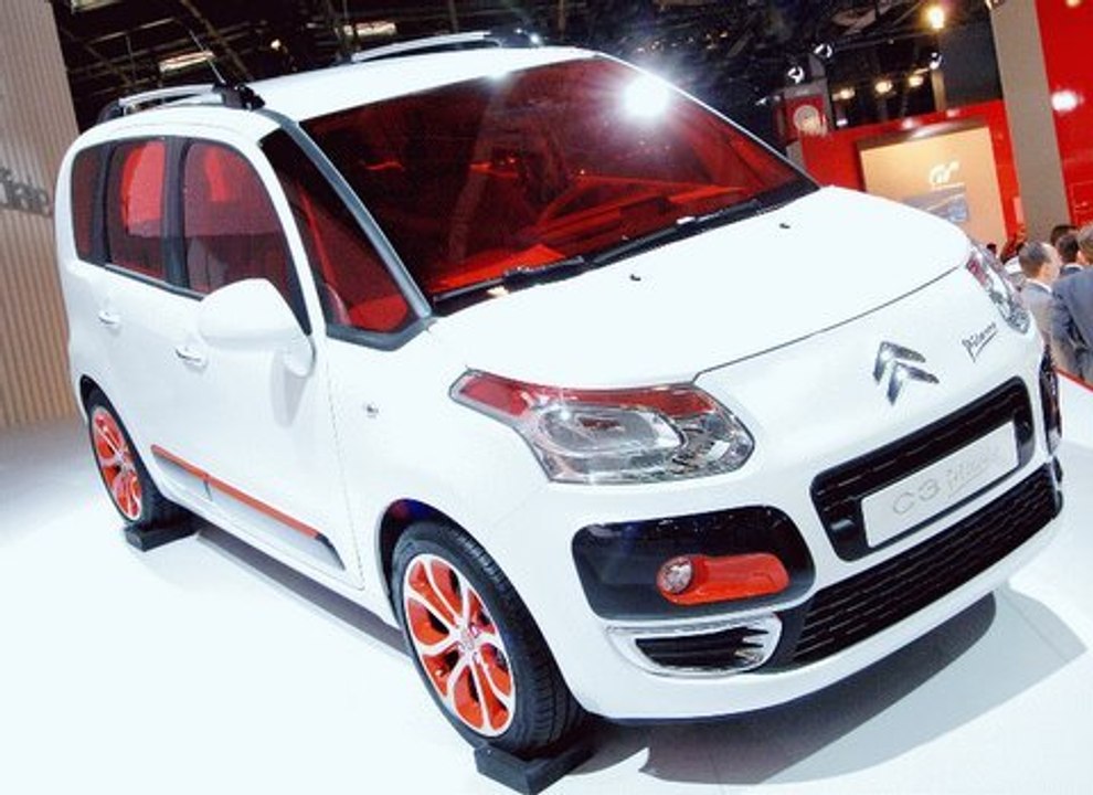 Paris Motor Show 2008 Citroen Picasso Special (by UPTV)