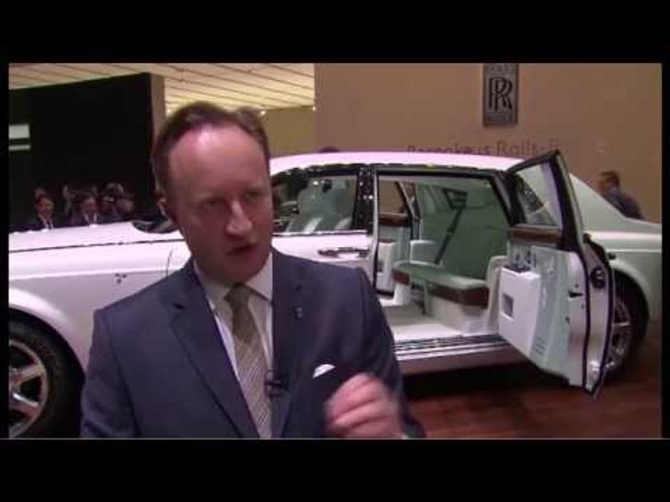 ROLLS-ROYCE BESPOKE SERENITY PHANTOM EXTENDED WHEELBASE - Giles Taylor | AutoMotoTV