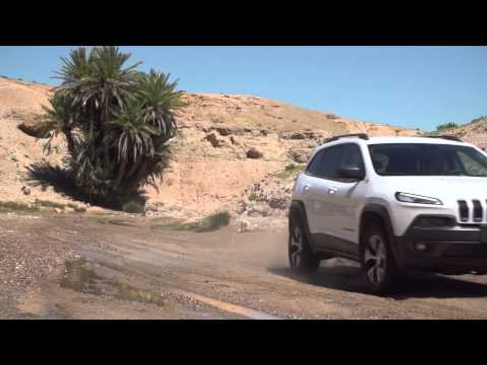 Jeep Cherokee 2015 Marrakesh Challenge Offroad | AutoMotoTV