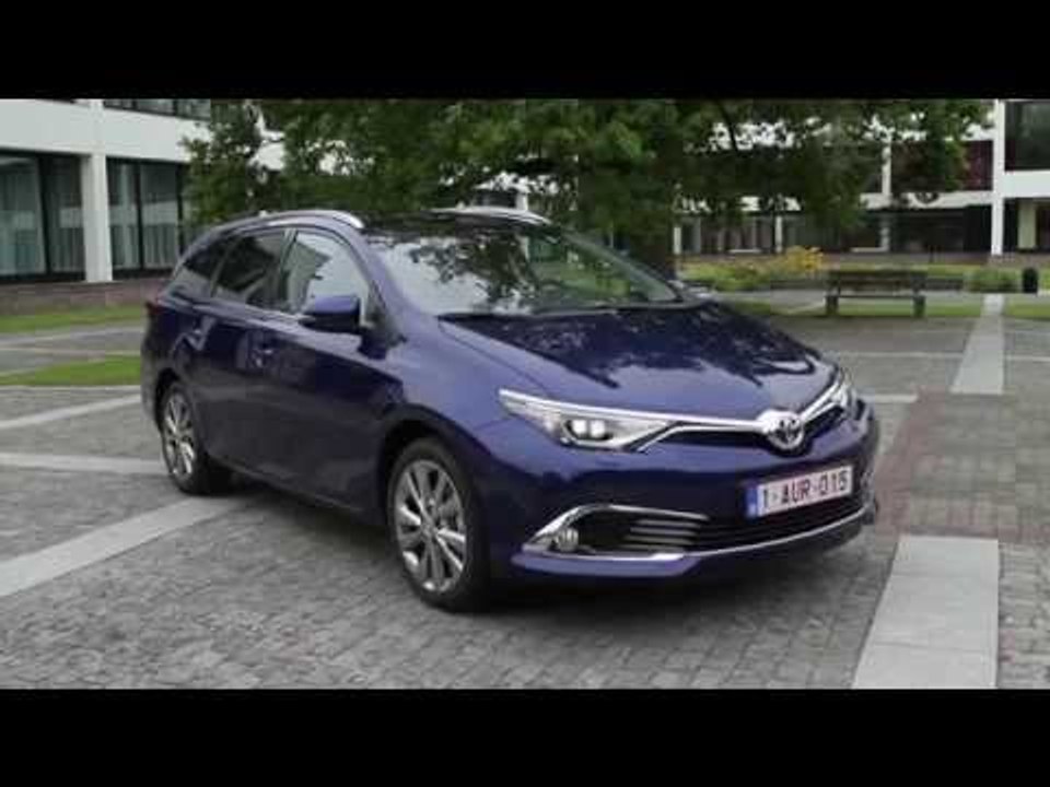2015 Toyota Auris Touring Sport Design | AutoMotoTV