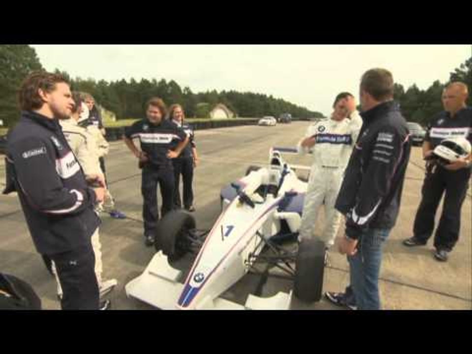 Martin Kaymer drives the BMW FB02 arrival in pit lane
