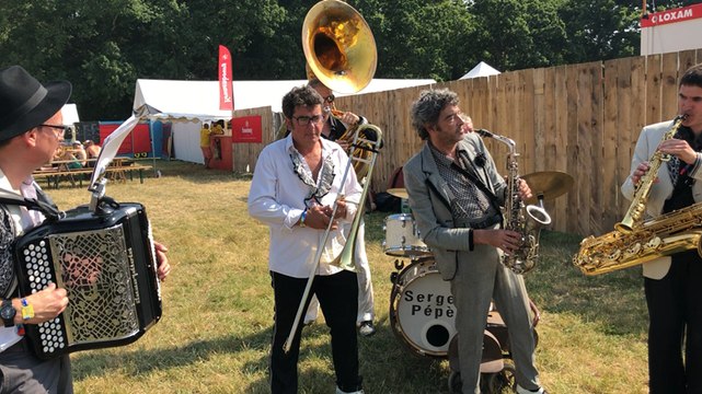 Les campeurs arrivent au Bo’village