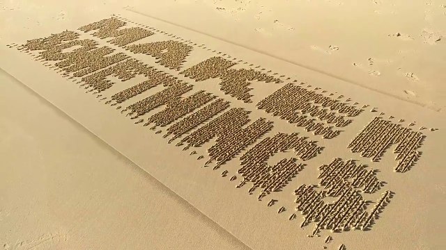 Le robot qui dessine sur le sable