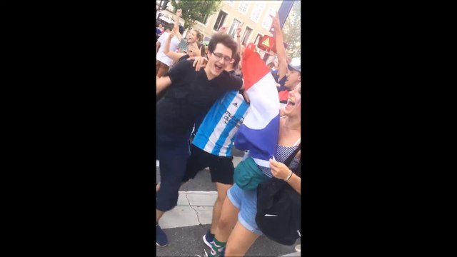 Pont-a-Mousson : la joie des supporters après la victoire des Bleus face à l'Uruguay