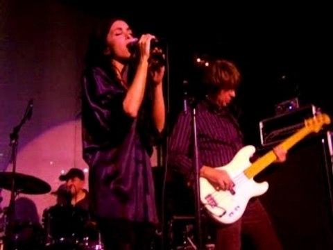 Show Case JENIFER au VIP ROOM à Paris Nos Futurs