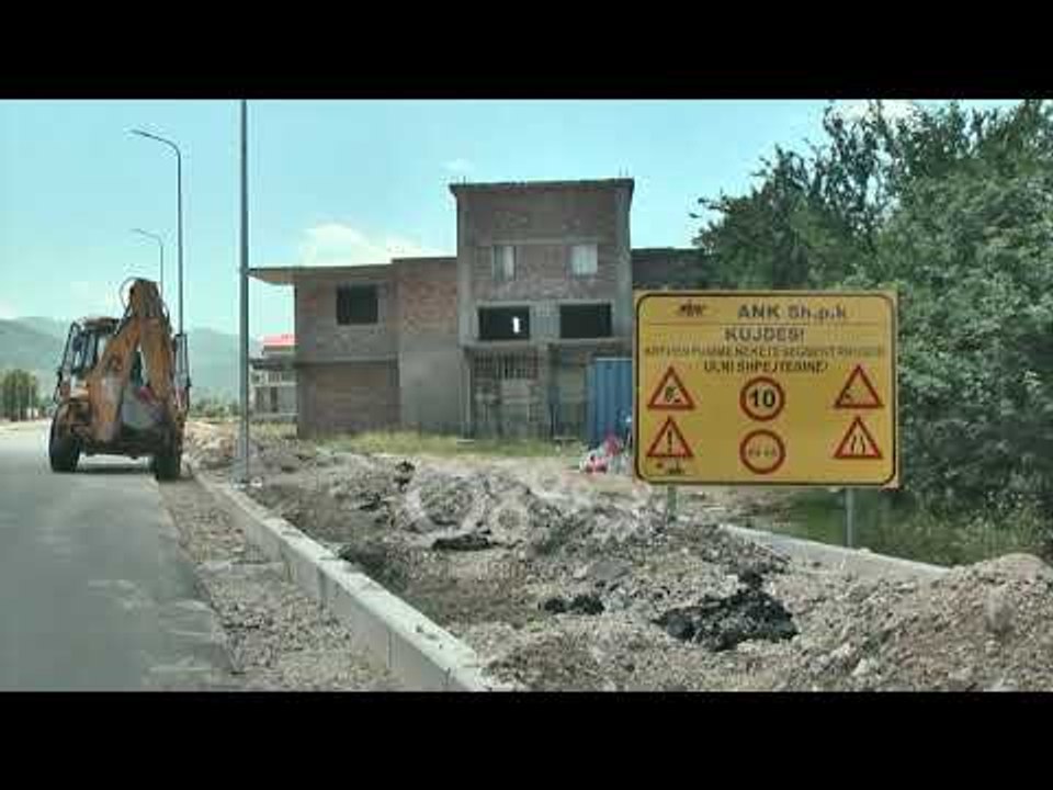 Ora News- Korçë-Ersekë pa ndriçim, hajdutët vje...