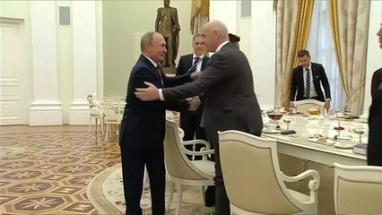 بوتين في لقائه مع رئيس الفيفا: استضافة البطولة حطمت الصورة النمطية لروسيا