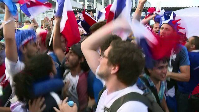 Franceses felices por pase a semis, uruguayos tristes por Cavani