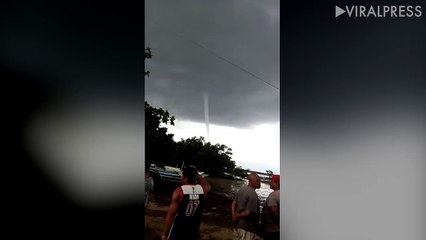 Funnel Cloud Scares Islanders