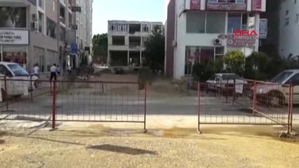 Antalya Serik'te Bariyerlerle Kapanan Yol Açıldı