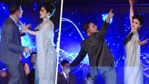 Akshay Kumar & Mouni Roy's ROMANTIC Table Dance VIDEO during Gold Song launch goes Viral | FilmiBeat