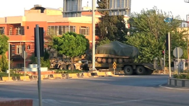 Münbiç ile Tel Rıfat sınırına mekanize birlikleri gönderildi