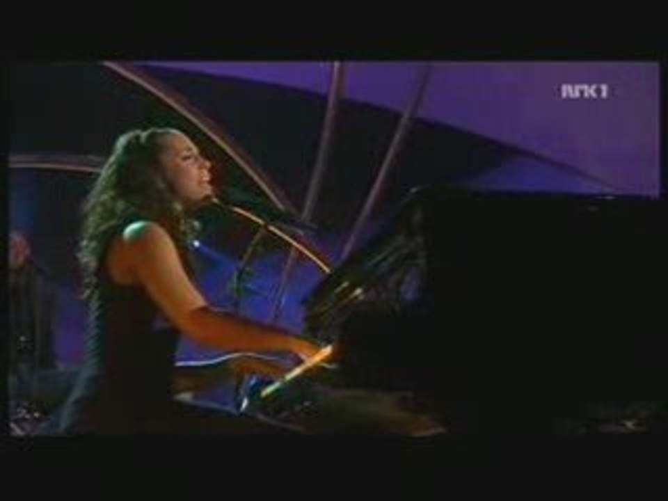 Alicia Keys, No One {Live Oslo 2007}
