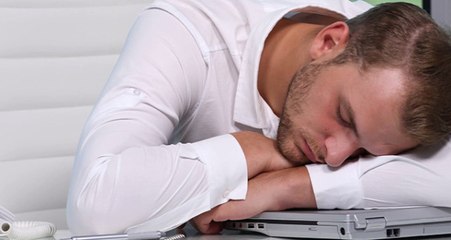 İş Yerinde Uyuyan Arkadaşının Ağzına Kalem Sokan Adama Hapis Cezası