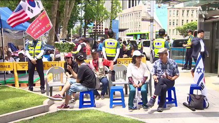 ‘분향소 대 분향소’ 충돌…대한문 앞은 일촉즉발