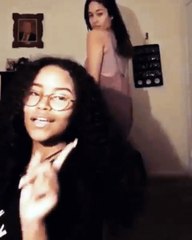 La maman surprend ses filles en train de faire un twerk sexy et leur réserve une bonne surprise !