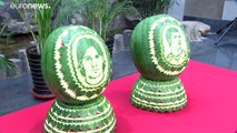 فيديو: وجوه ميسي ورونالدو تظهر على البطيخ في الصين