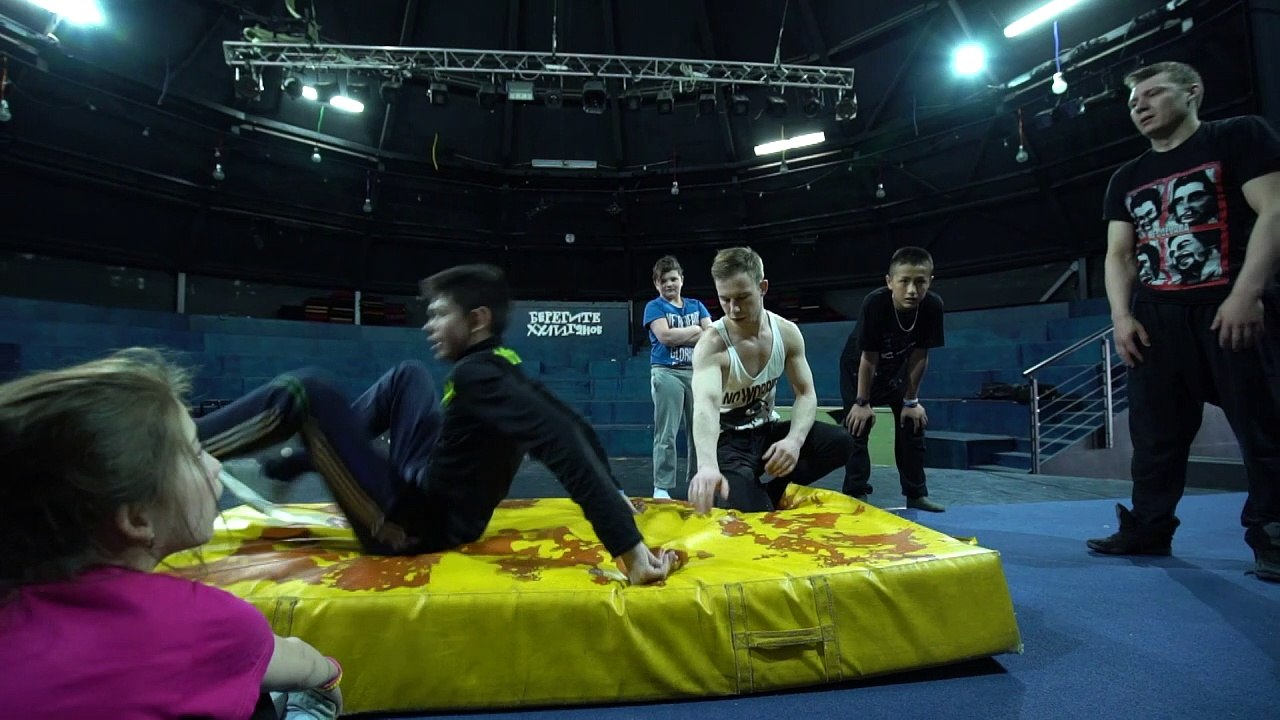 Von der Straße in die Manege