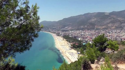 Antalya plajlarında sıcak hava yoğunluğu